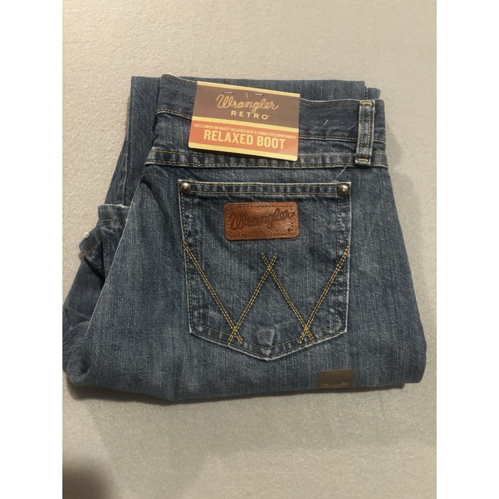 NEW Wrangler Retro Relaxed Boot Jeans Mens 31x30 Blue Med Wash Cowboy Workwear